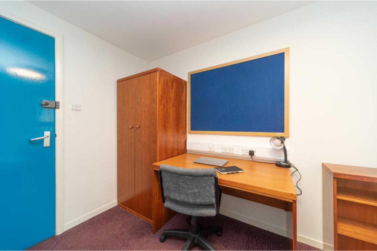 Апартаменты Joivy Affordable 3,4,5 And 12 Bed Private Flats Next To Royal Mile (Adults Only) Эдинбург Экстерьер фото