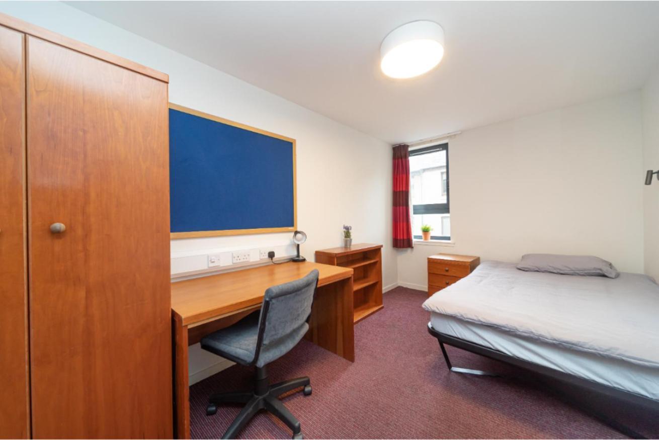 Апартаменты Joivy Affordable 3,4,5 And 12 Bed Private Flats Next To Royal Mile (Adults Only) Эдинбург Экстерьер фото