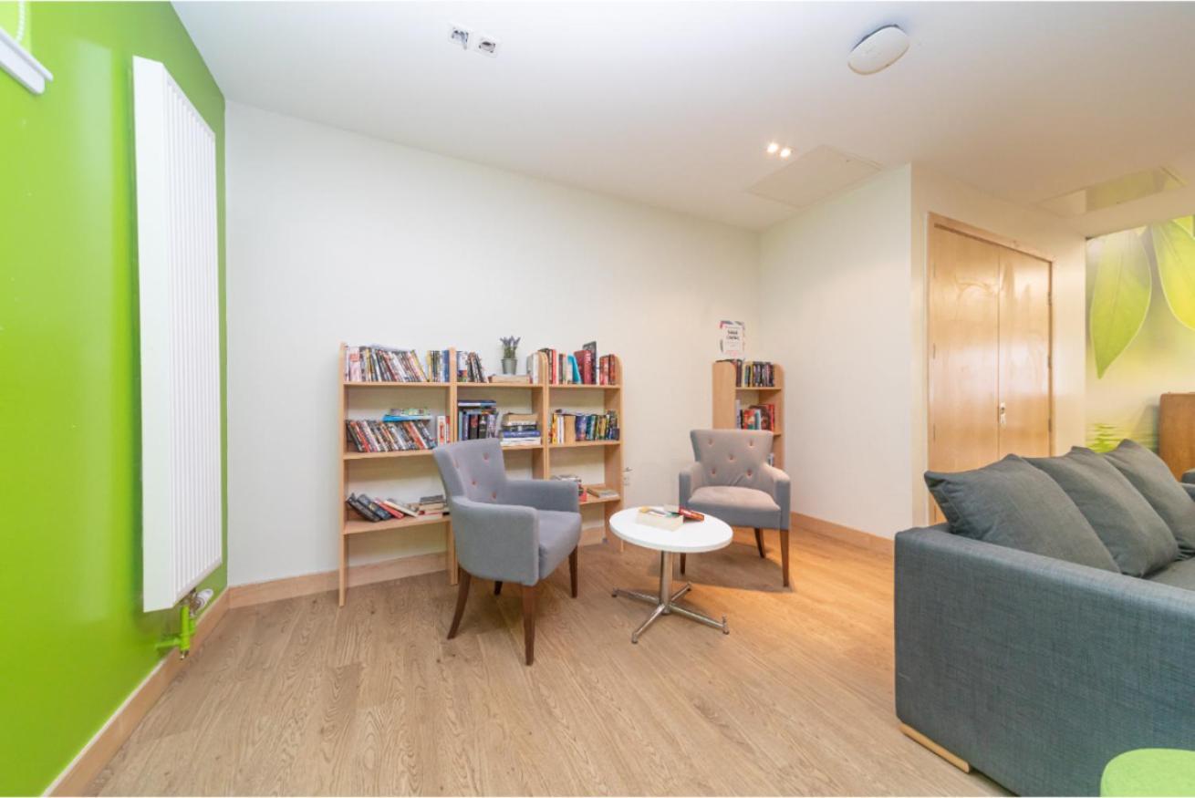 Апартаменты Joivy Affordable 3,4,5 And 12 Bed Private Flats Next To Royal Mile (Adults Only) Эдинбург Экстерьер фото