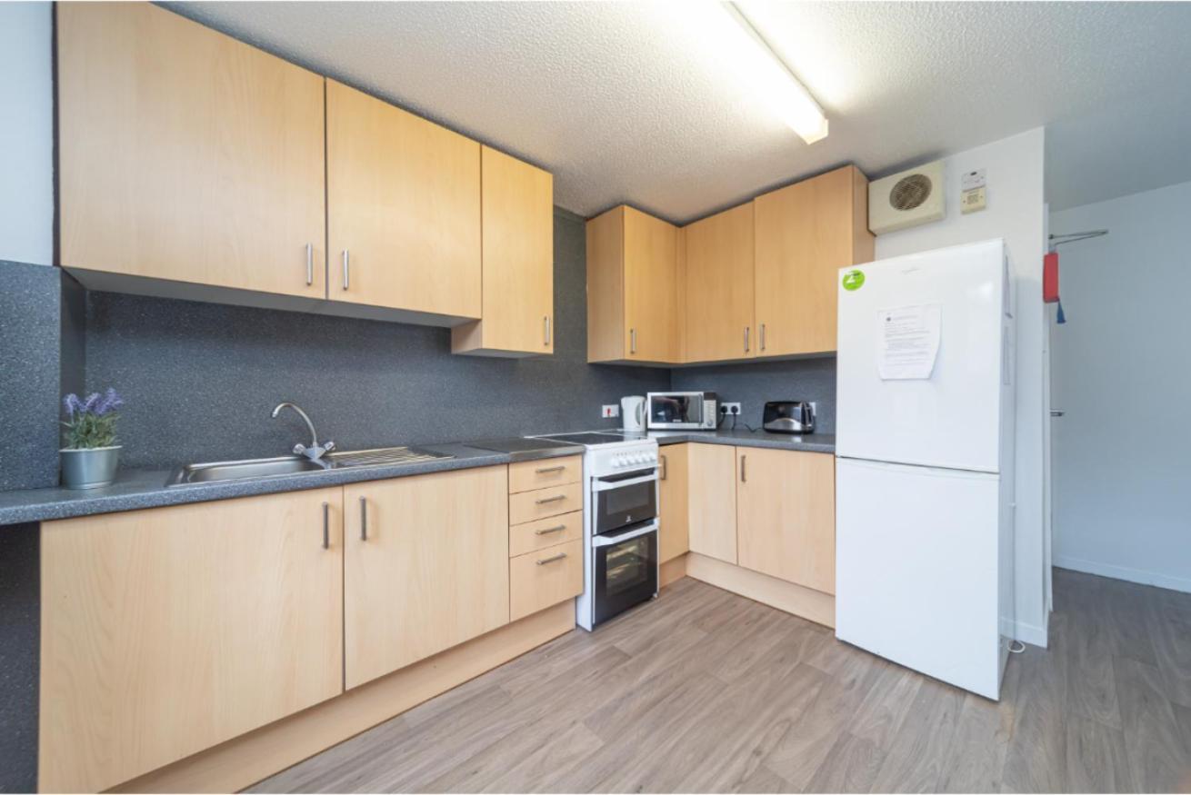 Апартаменты Joivy Affordable 3,4,5 And 12 Bed Private Flats Next To Royal Mile (Adults Only) Эдинбург Экстерьер фото